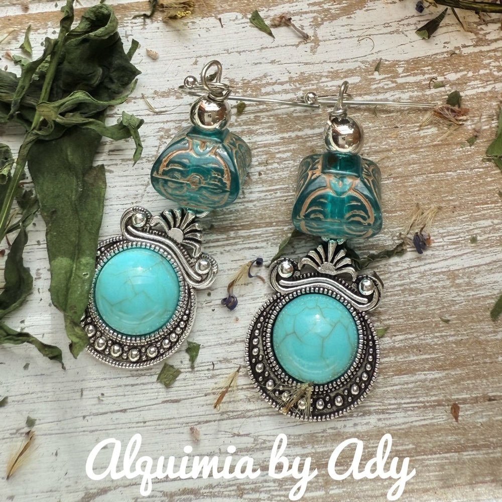Alquimia Blue and Silver Dangle Earrings with Intricate Design
